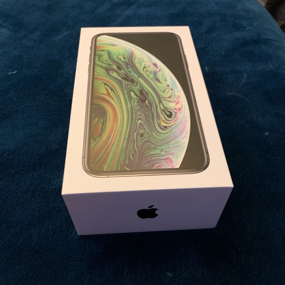 iPhone XS 64 GB - Picture 2 of 2